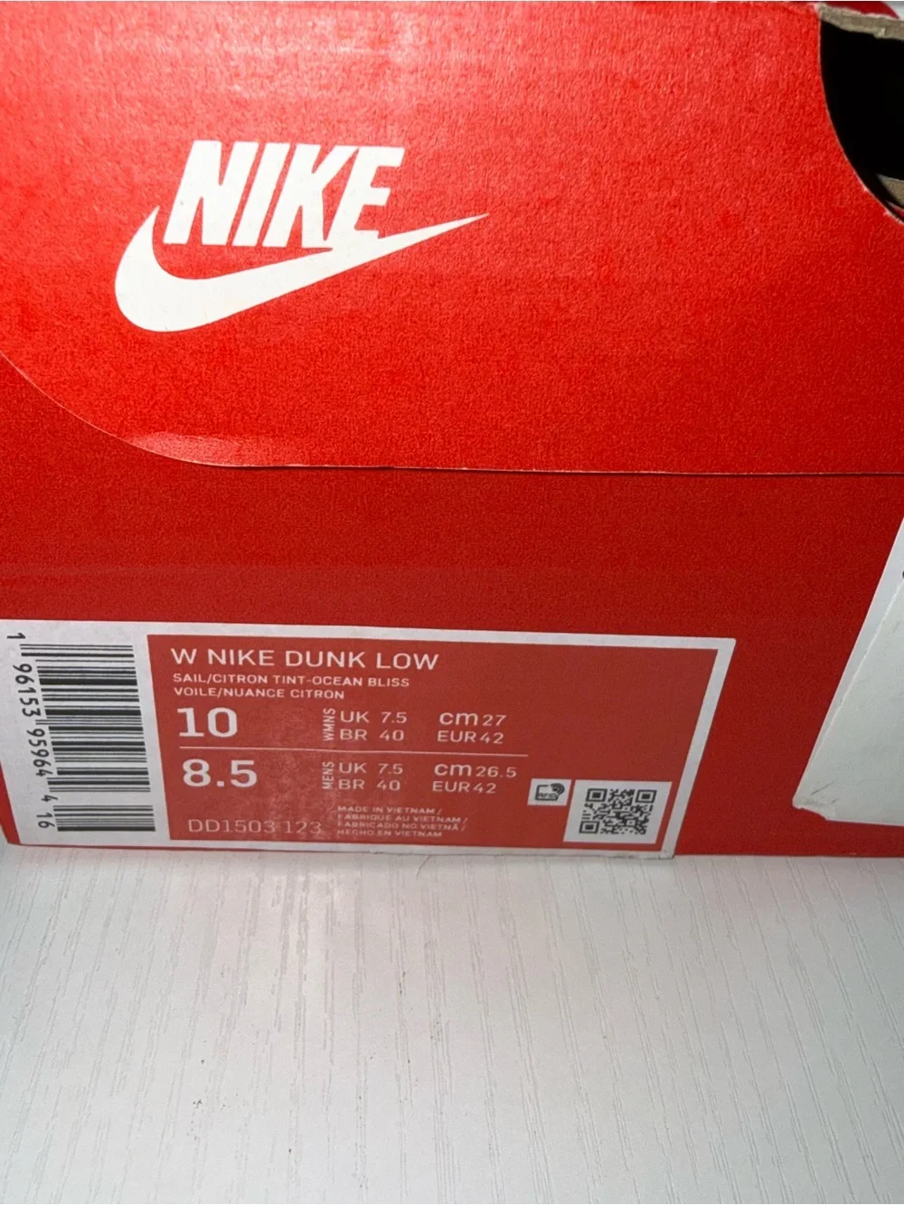 Women’s Nike Dunk Low Sneakers Sail/Citron Tint/Ocean Bliss Size 10 New In Box